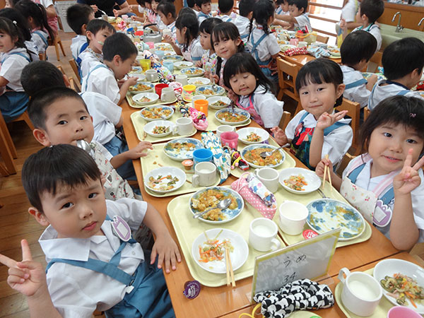 給食