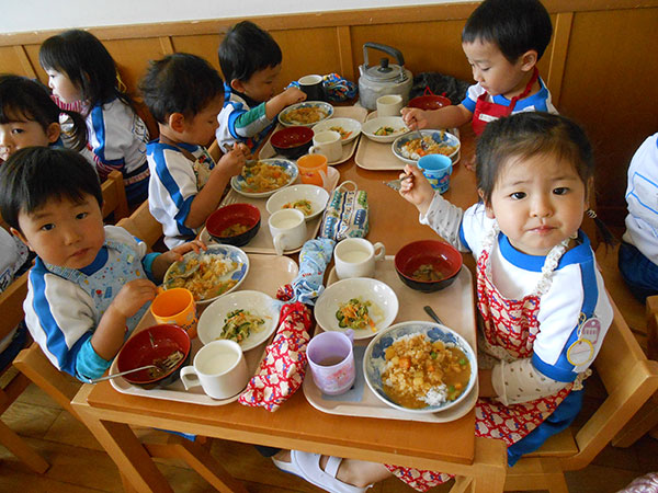 給食